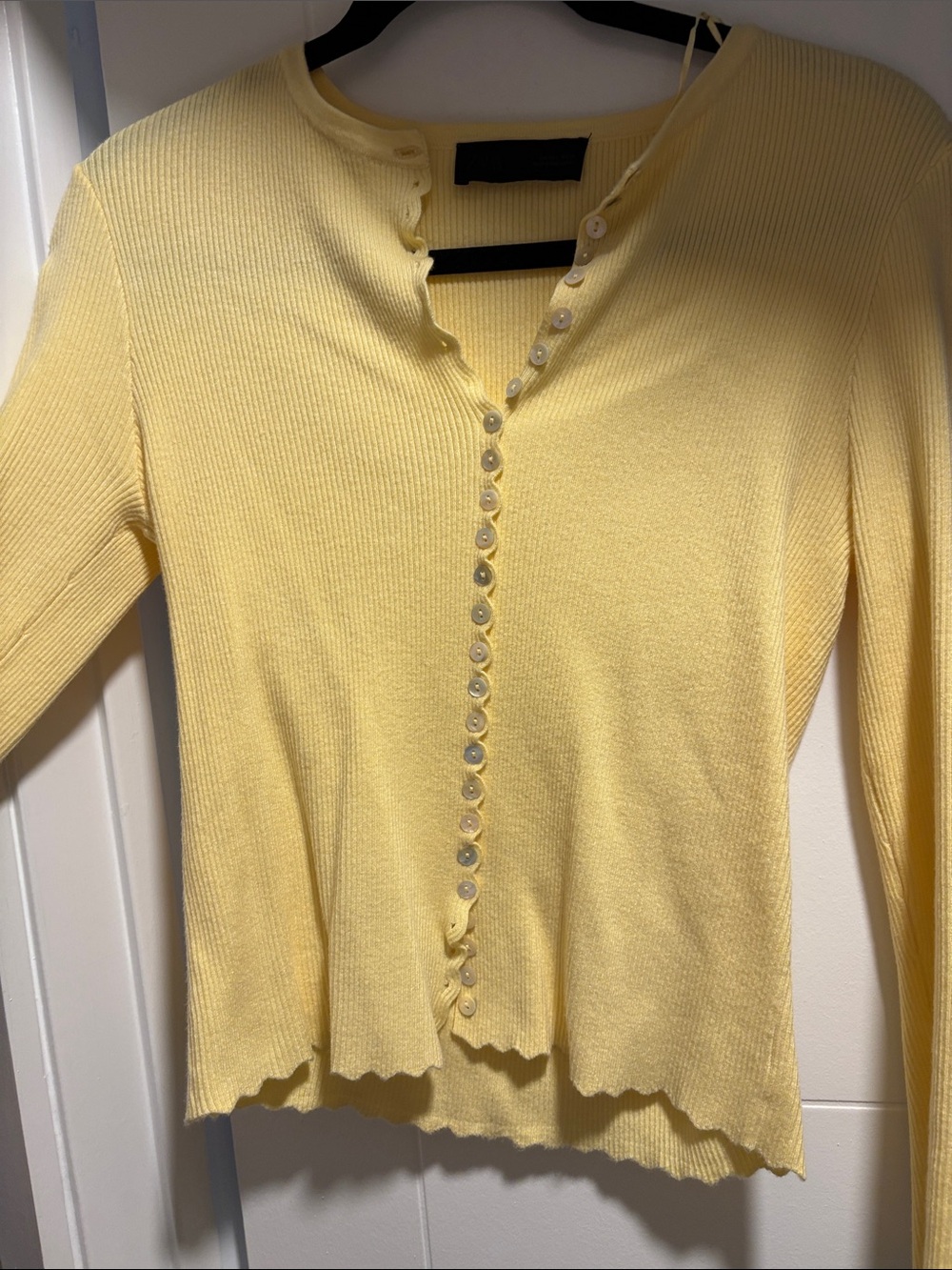 Zara Soft Yellow Ribbed Button-Front Top - Picture 4 of 4